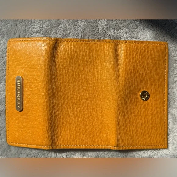Burberry Mustard Leather 3 Ring Key Case - Picture 3 of 6